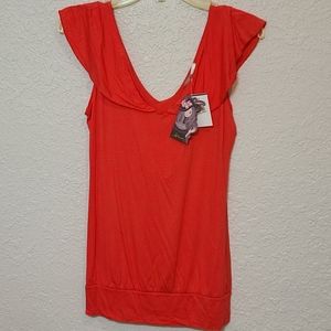 Cute flutter sleeve Soprano top, Size L, NWT.